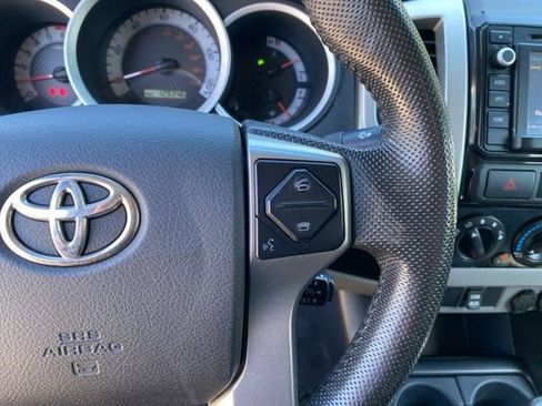 Used 2015 Toyota Tacoma PreRunner image 29