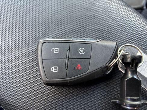 Used 2025 Chevrolet Equinox LT AWD/4WD image 25