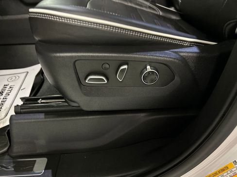 Used 2023 GMC Sierra 1500 AT4X image 13