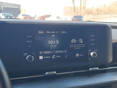 Used 2022 Kia Carnival LX image 22