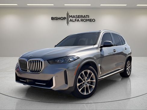 Used 2024 BMW X5 sDrive40i RWD image 2