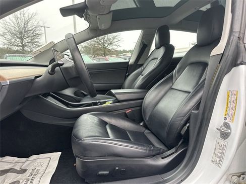 Used 2020 Tesla Model 3 Standard Range Plus image 12