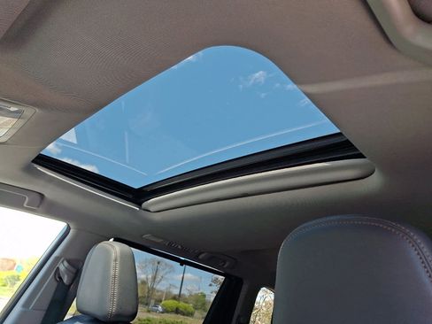 Used 2015 Toyota Highlander XLE AWD/4WD image 16