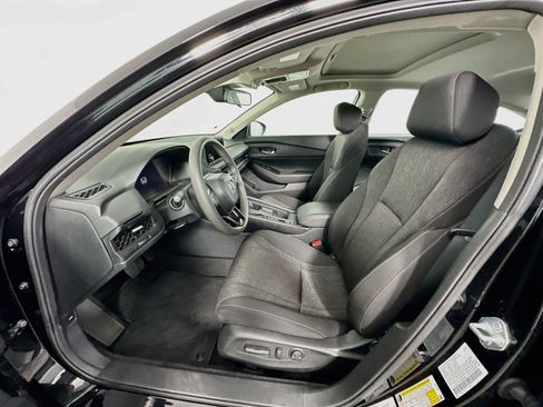 Used 2025 Honda Accord SE image 13