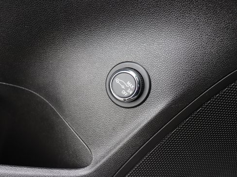 Used 2022 Buick Envision Avenir w/ Technology Package II image 55