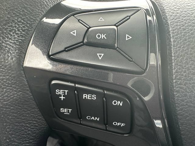 Used 2017 Ford Explorer XLT w/ Equipment Group 202A AWD/4WD image 13