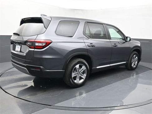 Used 2025 Honda Pilot EX-L image 5