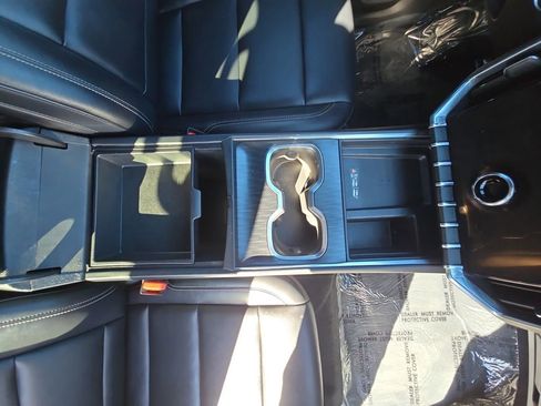 Used 2024 GMC Acadia Elevation image 18