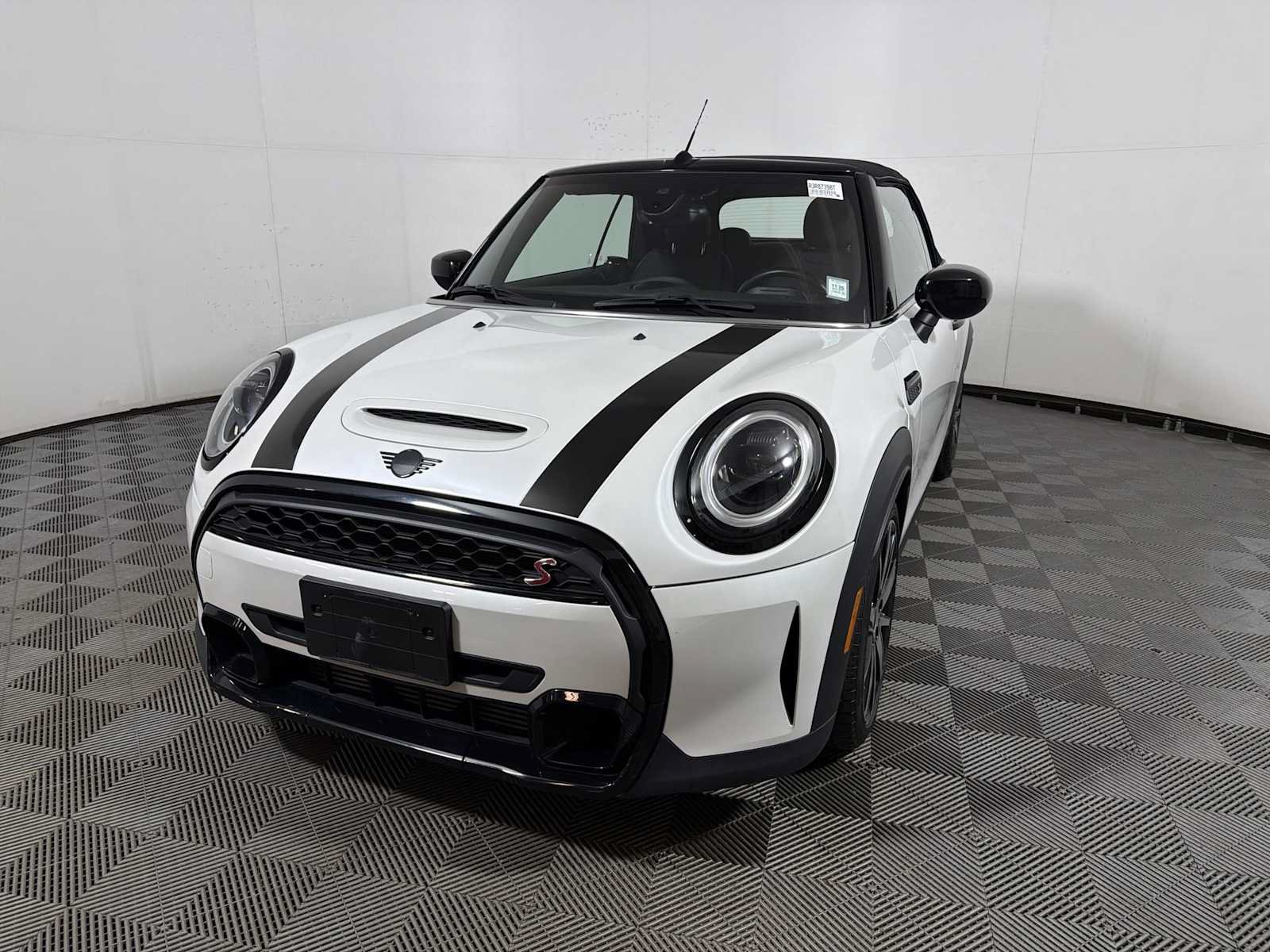 Used 2024 MINI Cooper S FWD image 3
