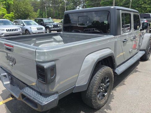 Used 2022 Jeep Gladiator Sport AWD/4WD image 8