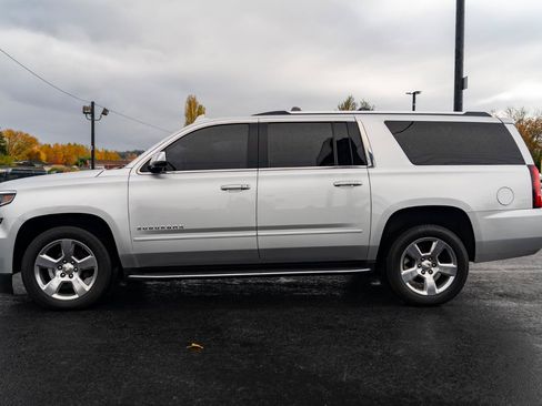 Used 2020 Chevrolet Suburban Premier AWD/4WD image 12