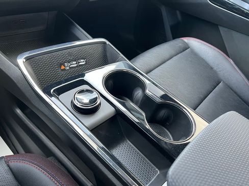 Used 2025 Chevrolet Equinox RS image 39