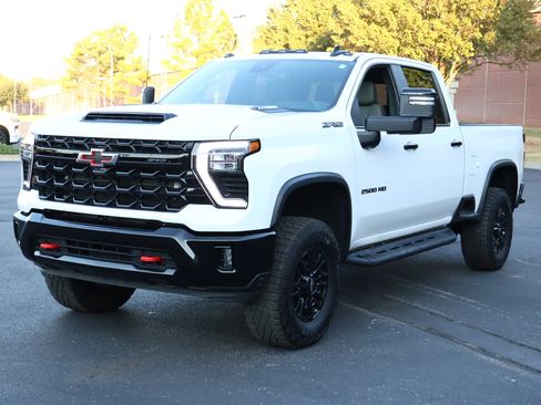 Certified 2024 Chevrolet Silverado 2500 ZR2 w/ Technology Package image 39