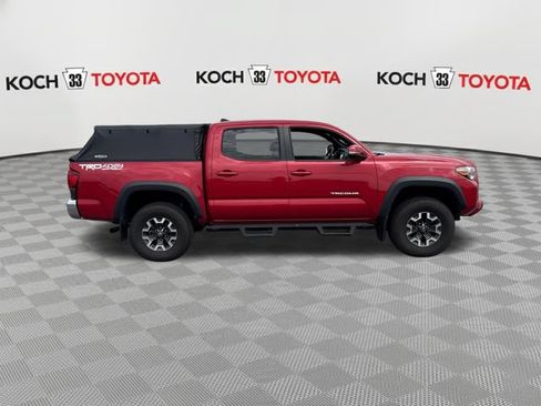 Used 2019 Toyota Tacoma TRD Off-Road AWD/4WD image 9