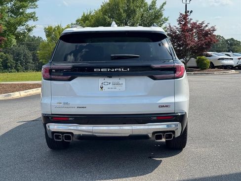 Used 2024 GMC Acadia Denali AWD/4WD image 4