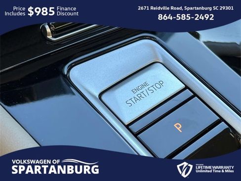 Used 2025 Volkswagen Atlas SE image 30