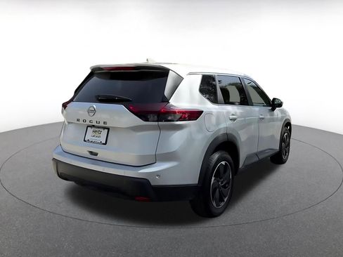 Used 2025 Nissan Rogue SV image 15