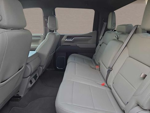 Used 2025 GMC Sierra 1500 SLT AWD/4WD image 14