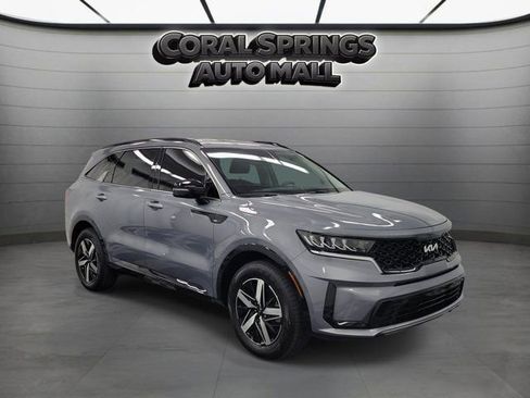 Certified 2022 Kia Sorento S FWD image 1