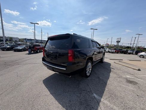 Used 2019 Chevrolet Suburban Premier w/ Premier Plus Edition image 5