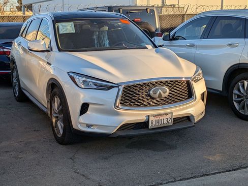 Used 2019 INFINITI QX50 Luxe w/ Navigation Package image 2