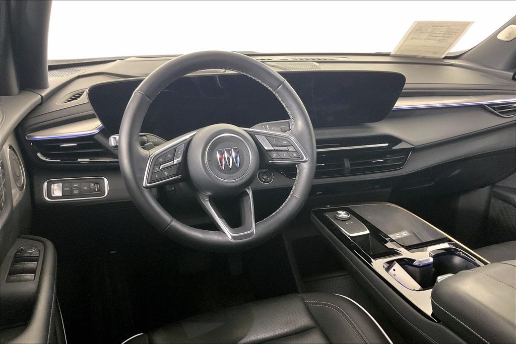 Certified 2025 Buick Enclave Avenir AWD/4WD image 4