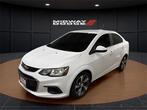 Used 2020 Chevrolet Sonic Premier image 2