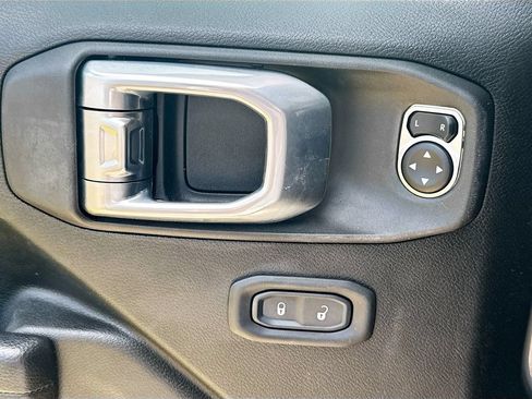 Used 2023 Jeep Wrangler Unlimited w/ Cold Weather Group AWD/4WD image 19