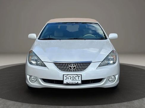 Used 2006 Toyota Solara SLE image 2