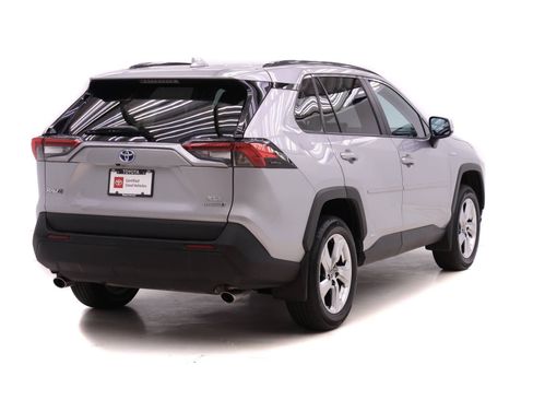 Certified 2021 Toyota RAV4 XLE Premium image 2