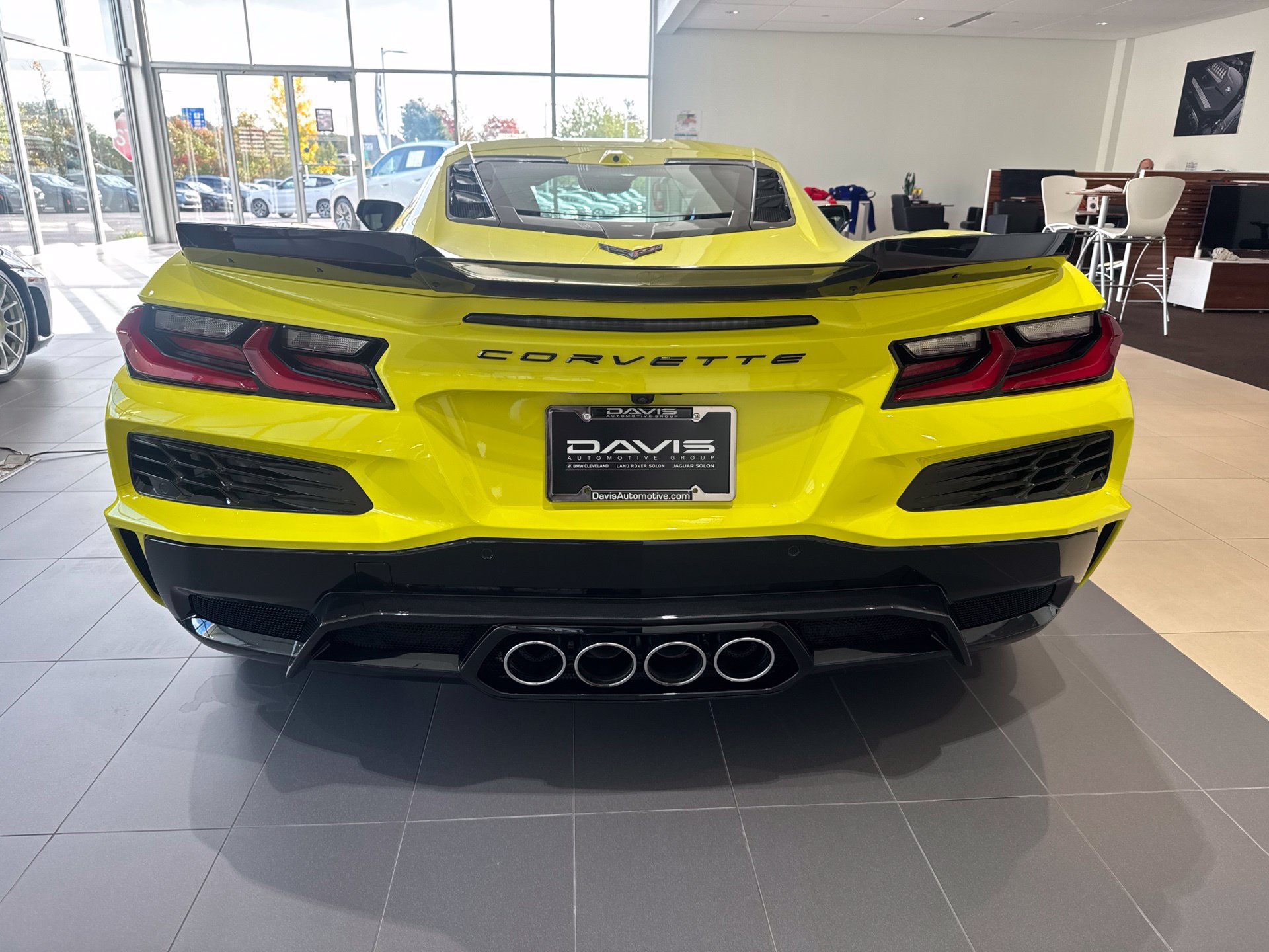 Used 2024 Chevrolet Corvette Z06 RWD image 7