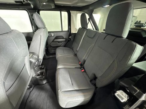 Certified 2025 Jeep Wrangler Unlimited Sahara AWD/4WD image 28