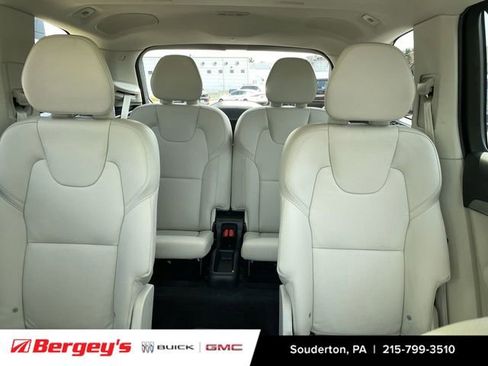 Used 2024 Volvo XC90 B6 Plus AWD/4WD image 25
