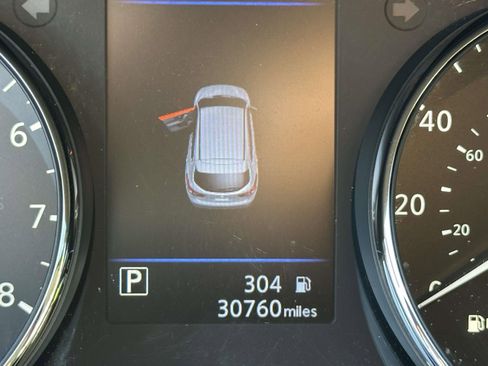 Used 2021 Nissan Rogue Sport SL w/ Premium Package image 22