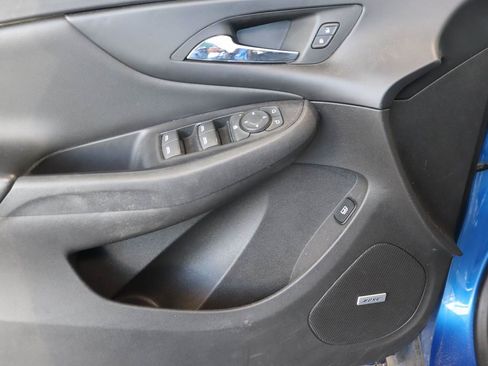Used 2017 Chevrolet Volt Premier w/ Driver Confidence II Package FWD image 14