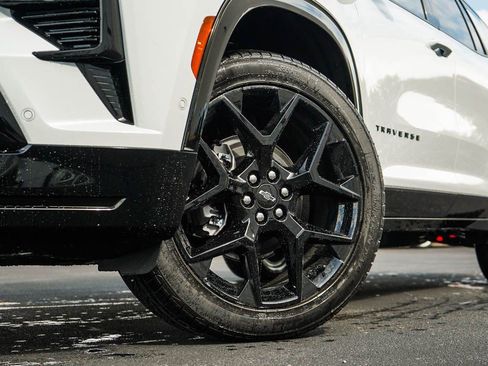 New 2026 Chevrolet Traverse RS w/ LPO, Floor Liner Package image 6
