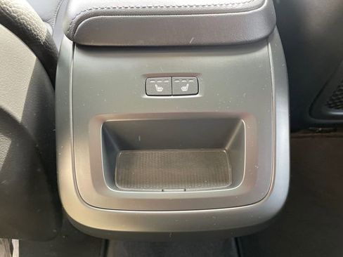 Used 2025 Volvo XC60 B5 Plus image 21