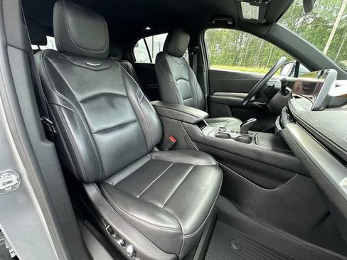 Certified 2025 Cadillac XT4 Premium Luxury FWD image 27