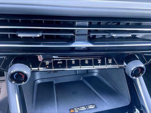 Used 2026 Chevrolet Traverse LT w/ LPO, Floor Liner Package FWD image 17