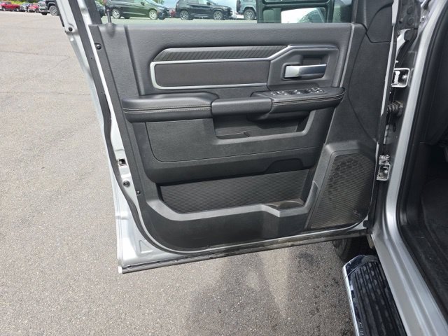 Used 2026 RAM 2500 Big Horn AWD/4WD image 3