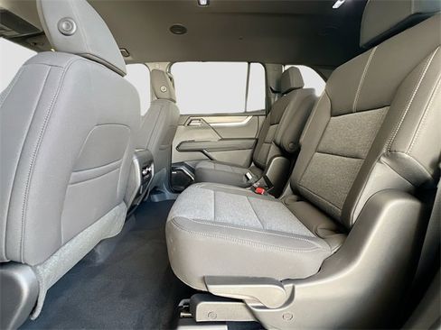 New 2026 GMC Acadia Elevation image 17