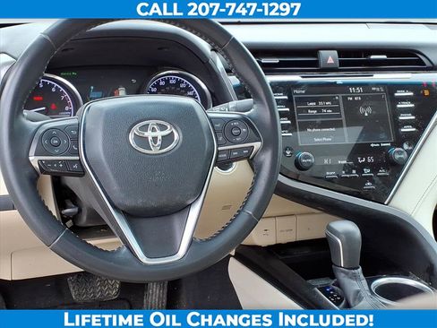 Used 2018 Toyota Camry image 14