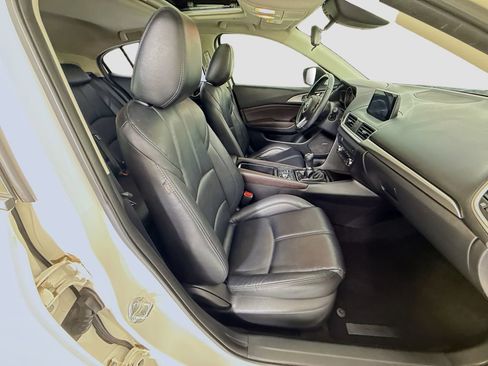 Used 2018 MAZDA MAZDA3 Touring image 20