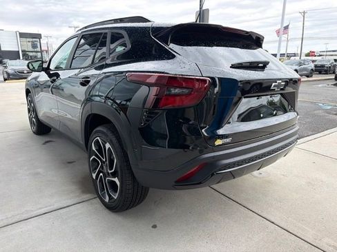 New 2026 Chevrolet Trax RS w/ Sunroof Package FWD image 4