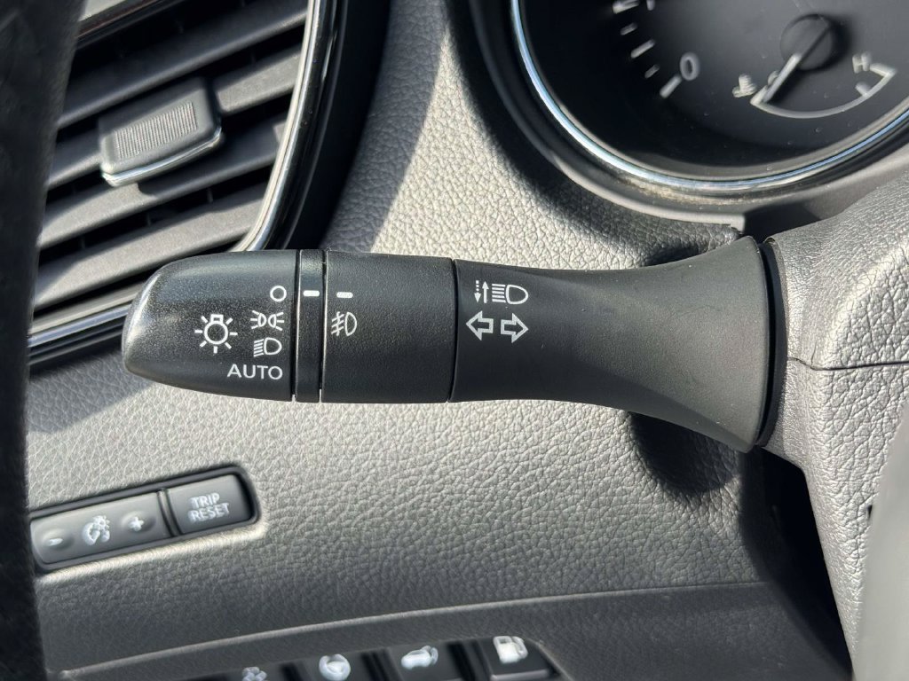 Used 2020 Nissan Rogue SL AWD/4WD image 22