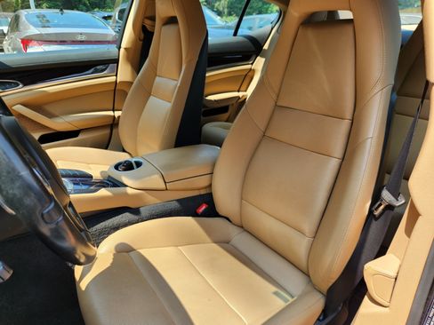 Used 2016 Porsche Panamera 4 AWD/4WD image 8