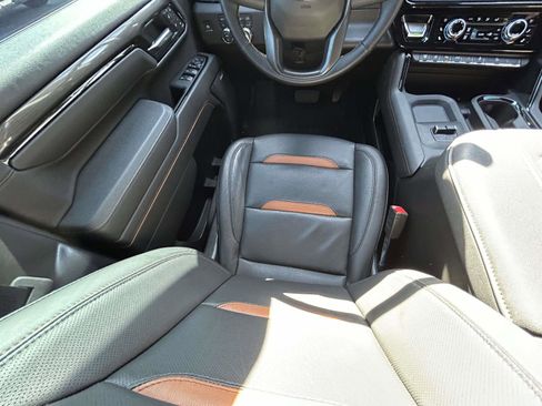 Used 2025 GMC Sierra 2500 AT4 w/ AT4 Premium Plus Package image 13