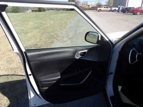 Used 2024 Kia Soul LX w/ Option Group 015 image 10