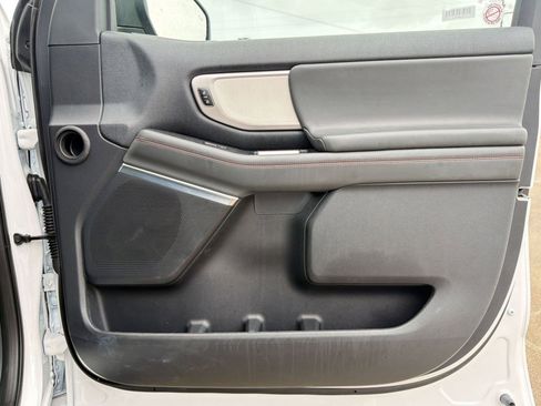 Used 2025 Ford Expedition Active AWD/4WD image 26