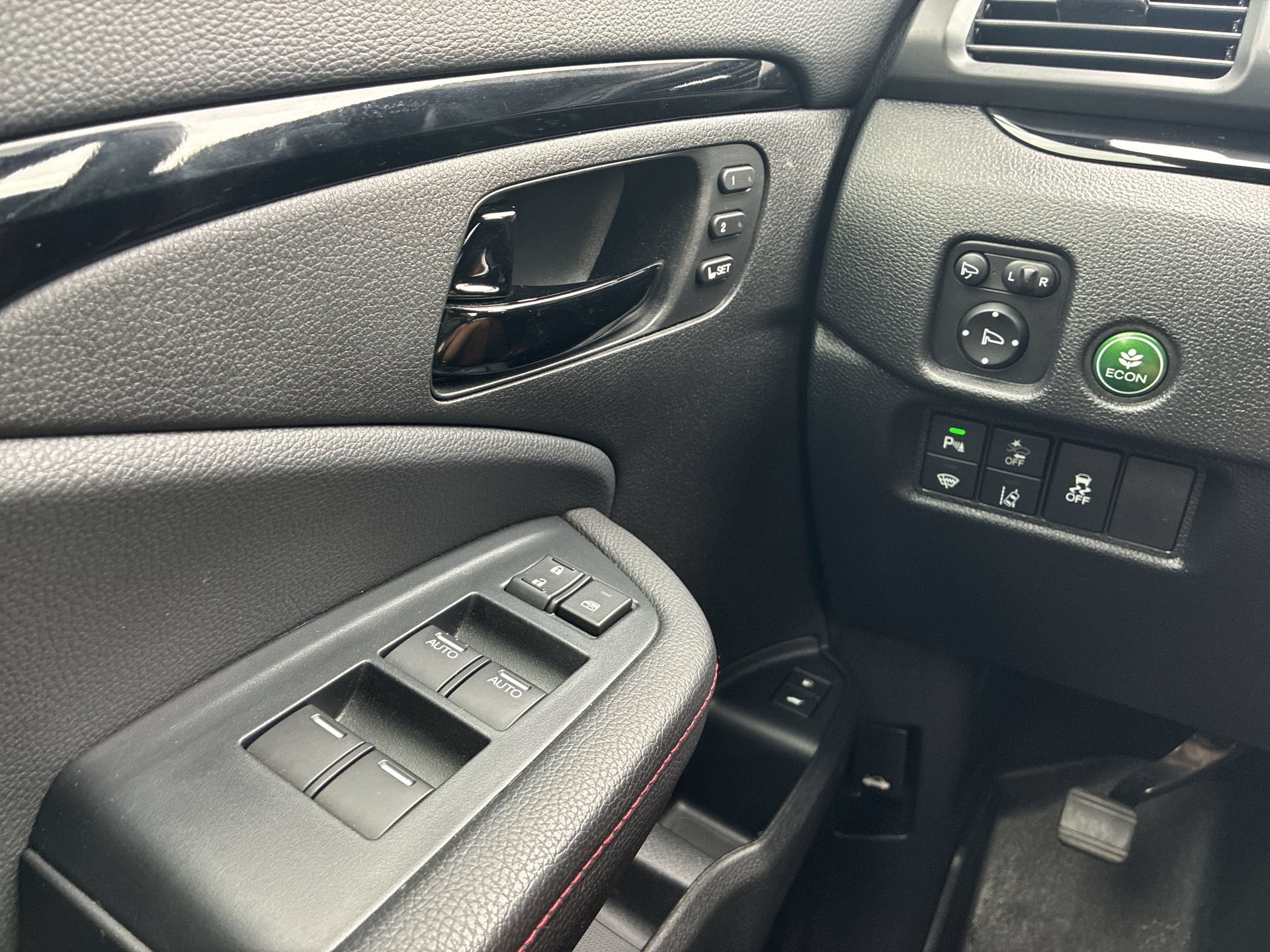 Certified 2024 Honda Passport Black Edition image 41